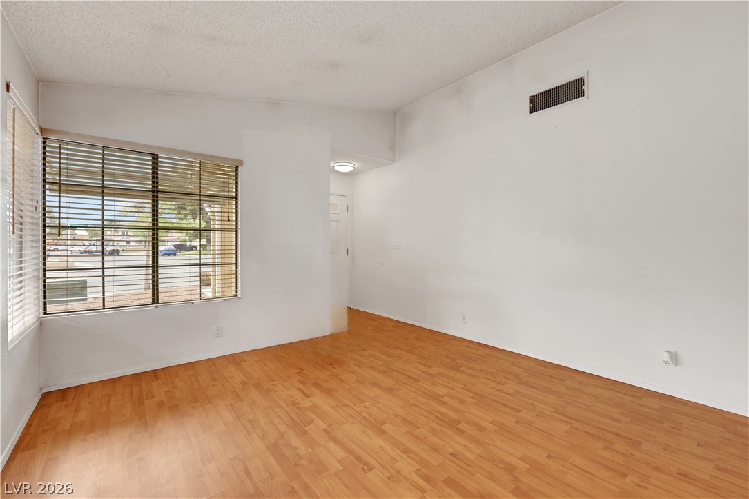 7286 Coffeyville Avenue