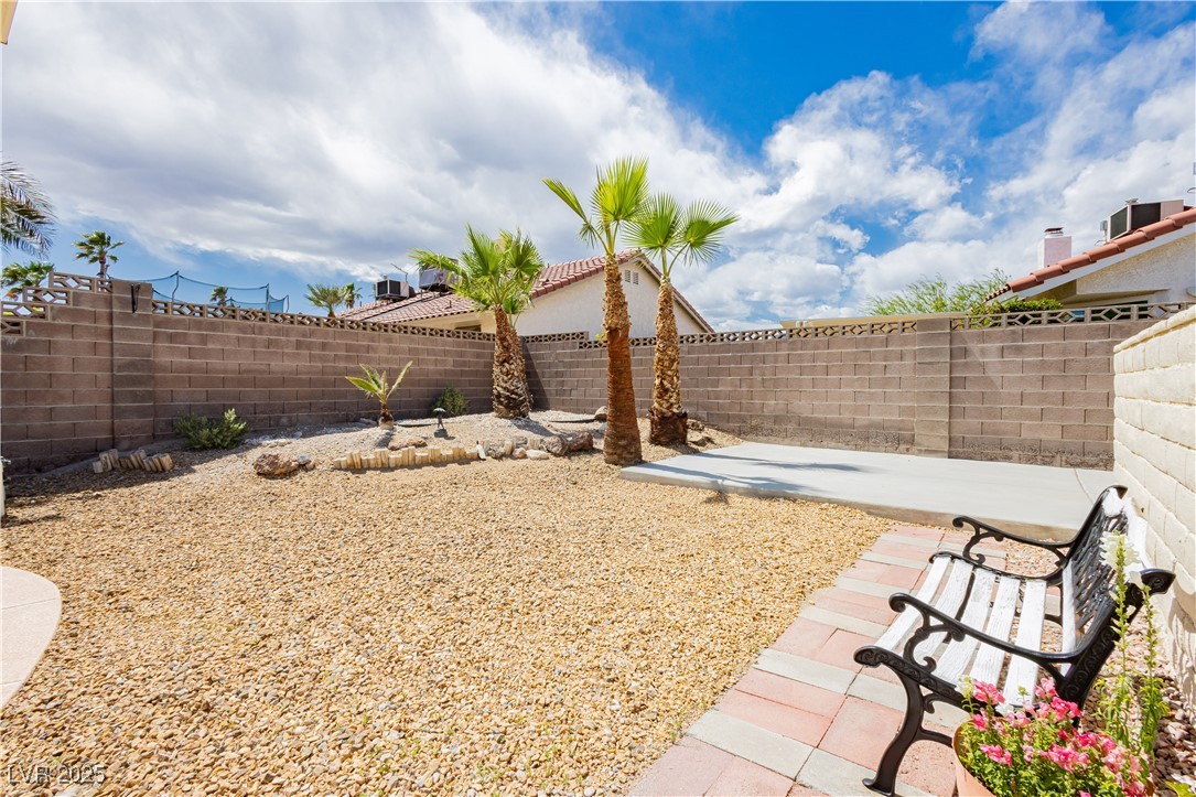 Las Vegas, Nevada 89117, United States, 3 Bedrooms Bedrooms, ,2 BathroomsBathrooms,Residential,Active,124324