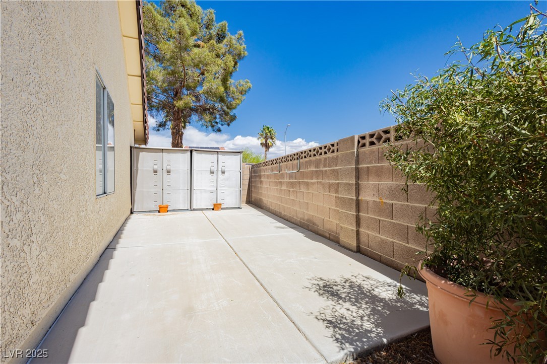 Las Vegas, Nevada 89117, United States, 3 Bedrooms Bedrooms, ,2 BathroomsBathrooms,Residential,Active,124324