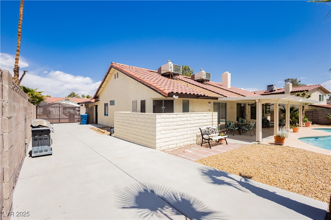 Las Vegas, Nevada 89117, United States, 3 Bedrooms Bedrooms, ,2 BathroomsBathrooms,Residential,Active,124324