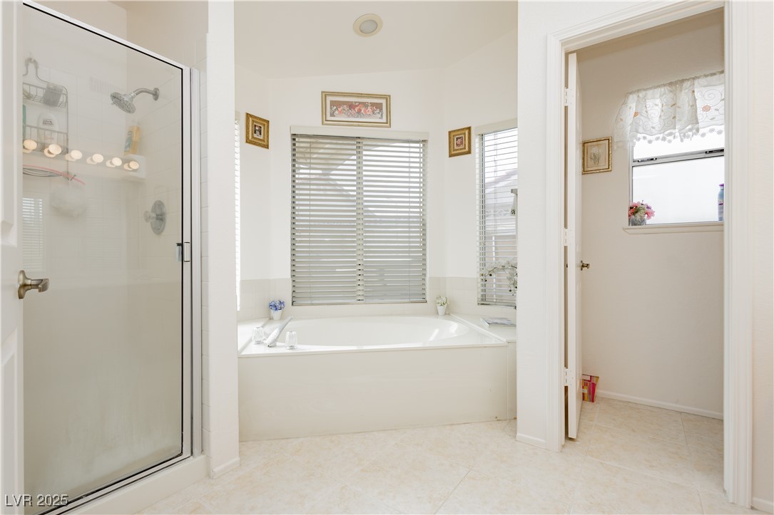 Las Vegas, Nevada 89117, United States, 3 Bedrooms Bedrooms, ,2 BathroomsBathrooms,Residential,Active,124324