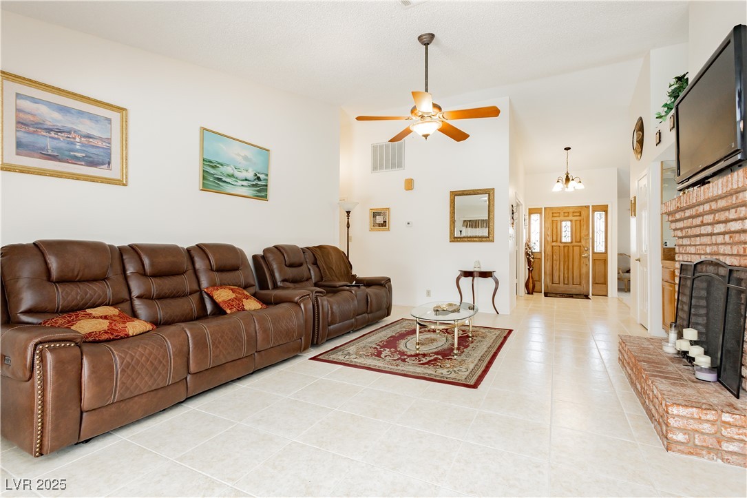 Las Vegas, Nevada 89117, United States, 3 Bedrooms Bedrooms, ,2 BathroomsBathrooms,Residential,Active,124324