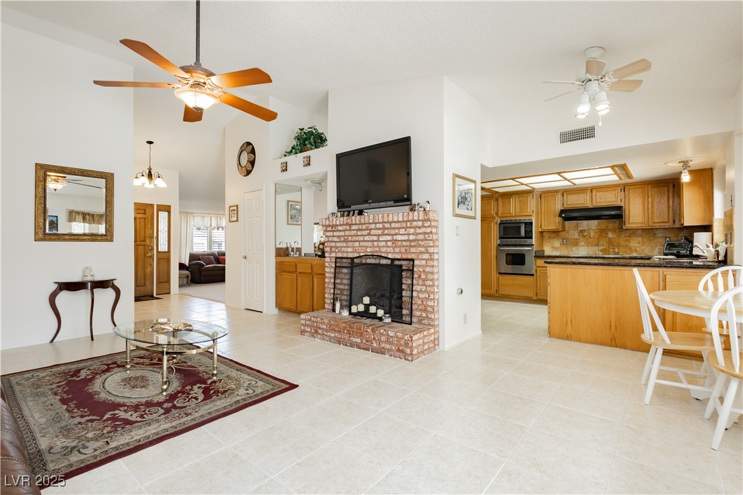 Las Vegas, Nevada 89117, United States, 3 Bedrooms Bedrooms, ,2 BathroomsBathrooms,Residential,Active,124324