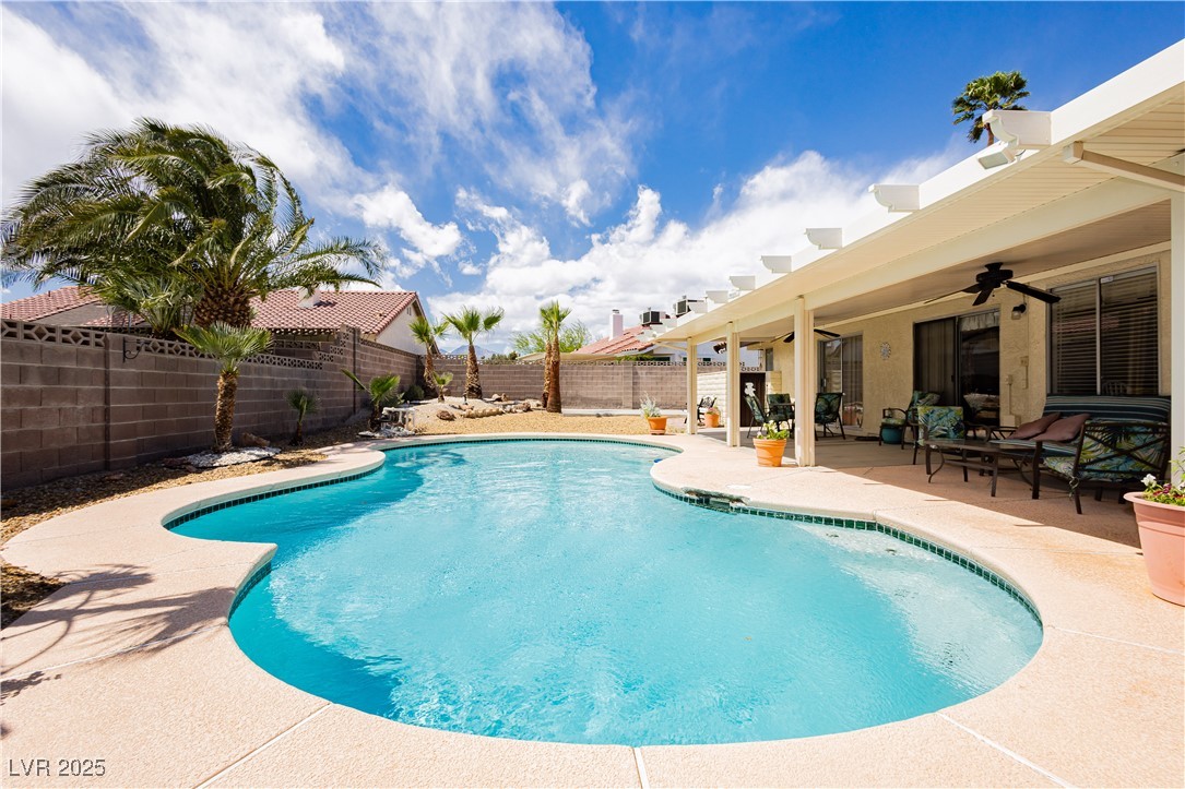 Las Vegas, Nevada 89117, United States, 3 Bedrooms Bedrooms, ,2 BathroomsBathrooms,Residential,Active,124324