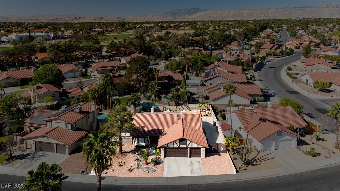 Las Vegas, Nevada 89117, United States, 3 Bedrooms Bedrooms, ,2 BathroomsBathrooms,Residential,Active,124324