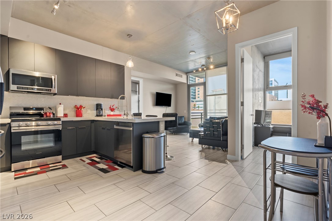 353 E Bonneville Avenue 385