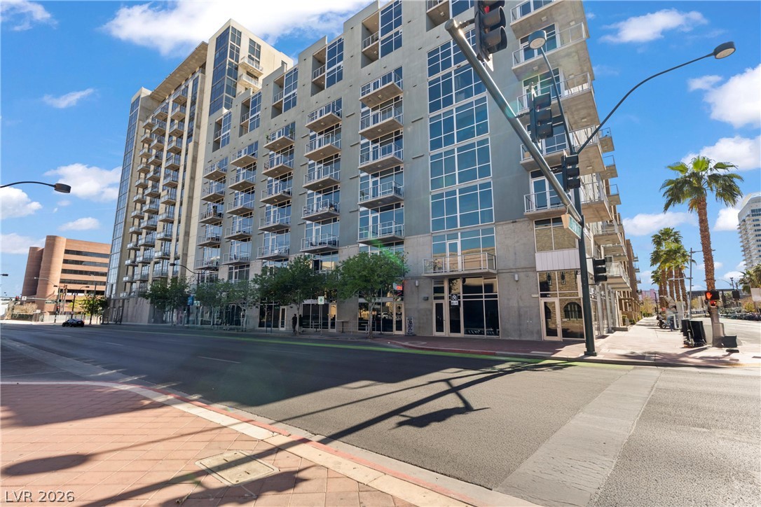353 E Bonneville Avenue 385