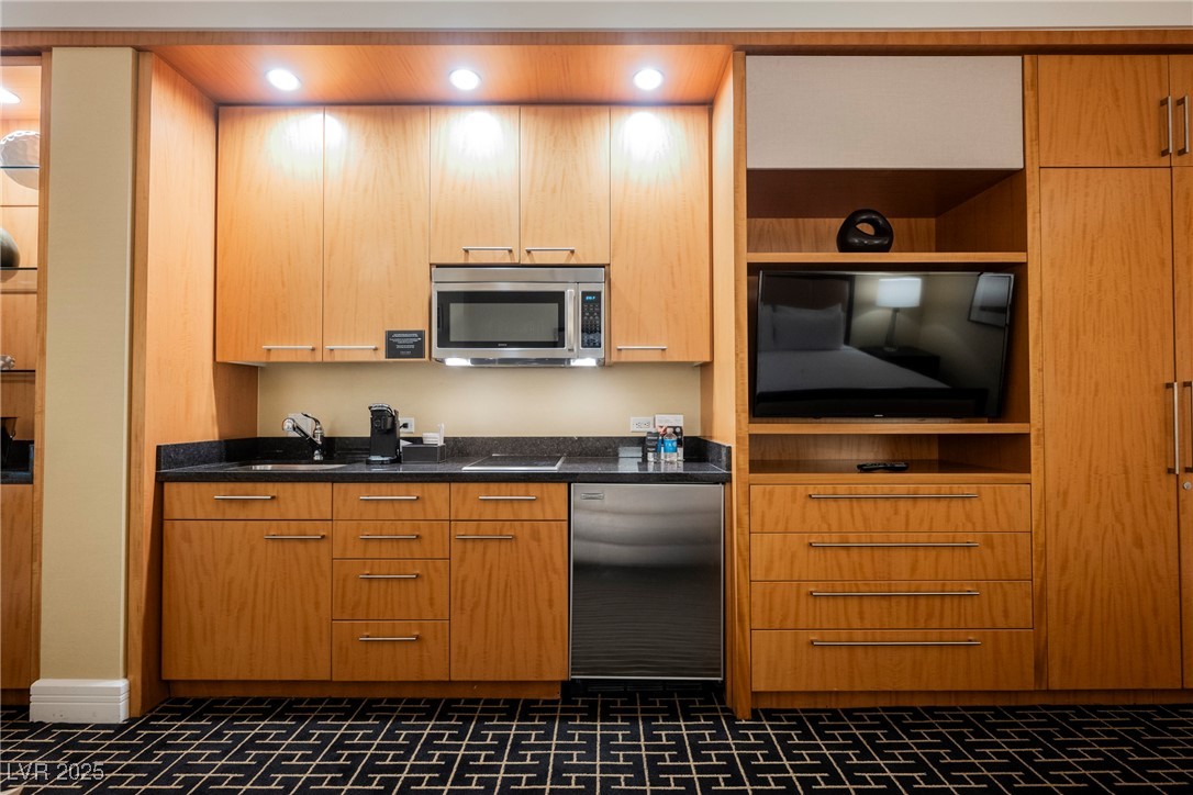 2000 N Fashion Show Drive 1623