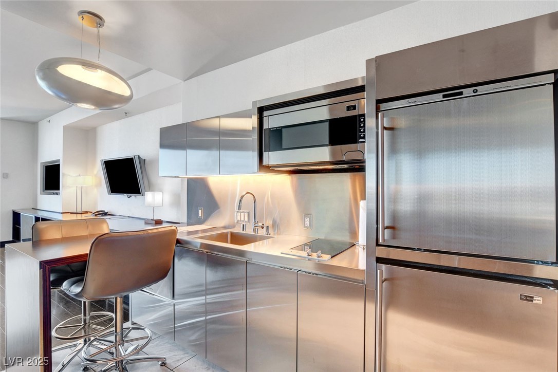 4381 W Flamingo Road 1206