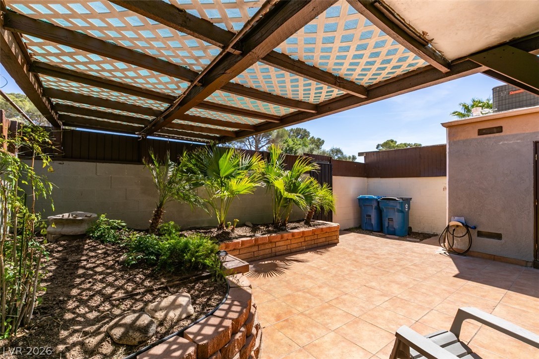 2458 Paradise Village Way