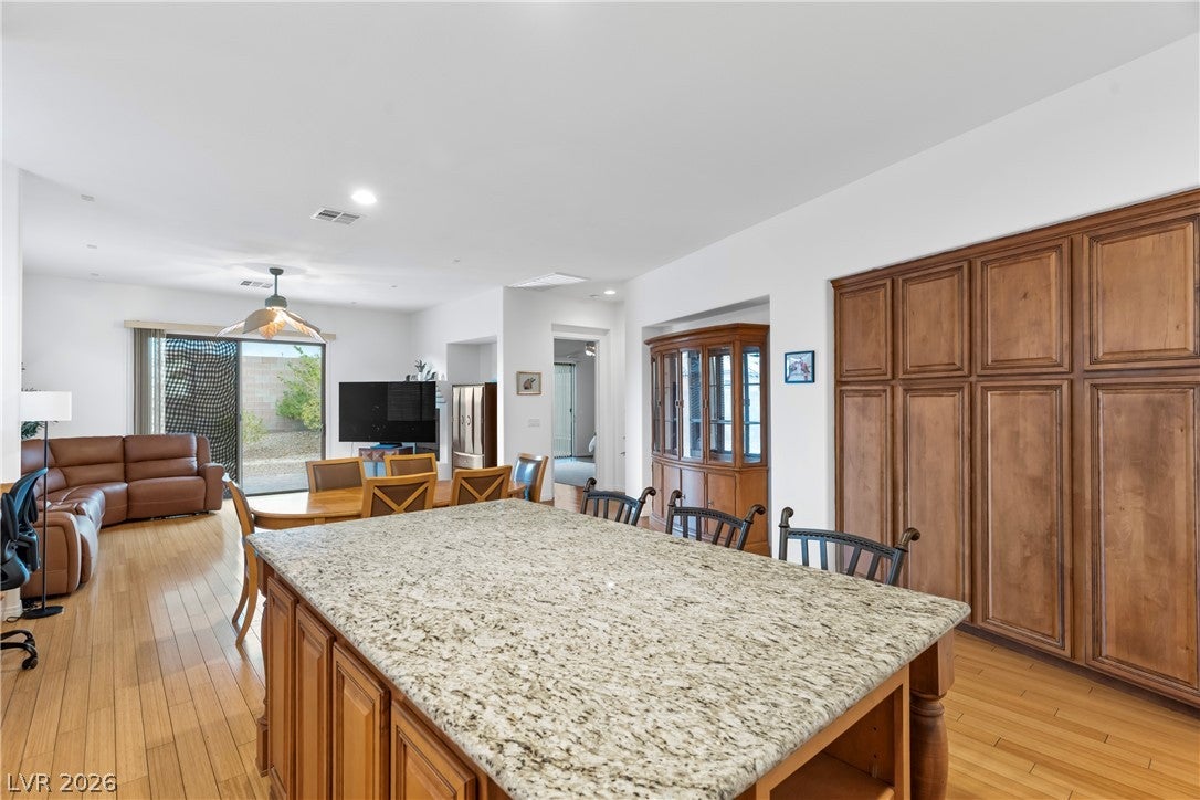 1044 Viale Placenza Place