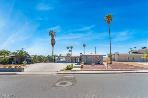 Homes For Sale - 1679 Golden Arrow Drive<br/> Las Vegas, NV 89169