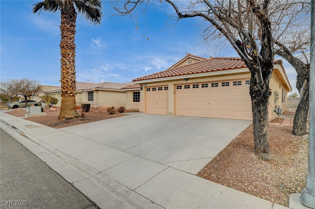 North Las Vegas, Nevada 89081, United States, 3 Bedrooms Bedrooms, ,2 BathroomsBathrooms,Residential,Active,8802