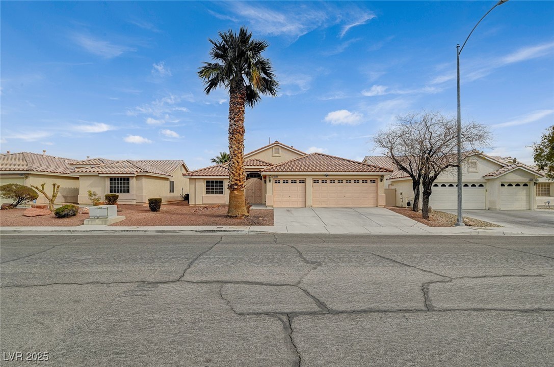 North Las Vegas, Nevada 89081, United States, 3 Bedrooms Bedrooms, ,2 BathroomsBathrooms,Residential,Active,8802