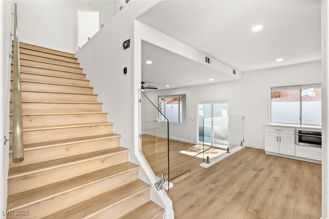 Henderson, Nevada 89052, United States, 3 Bedrooms Bedrooms, ,2 BathroomsBathrooms,Residential,Pending,110093