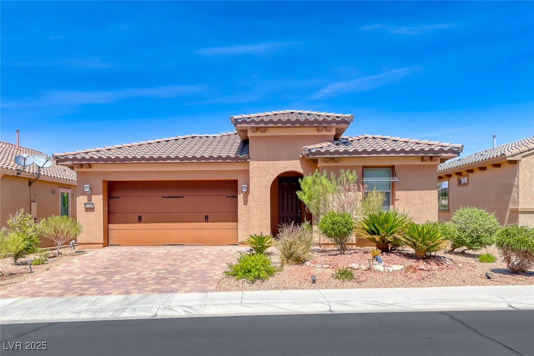 1042 Via Saint Andrea Place