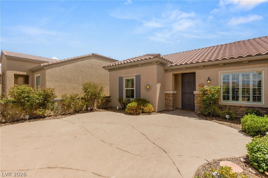 2587 Deora Way