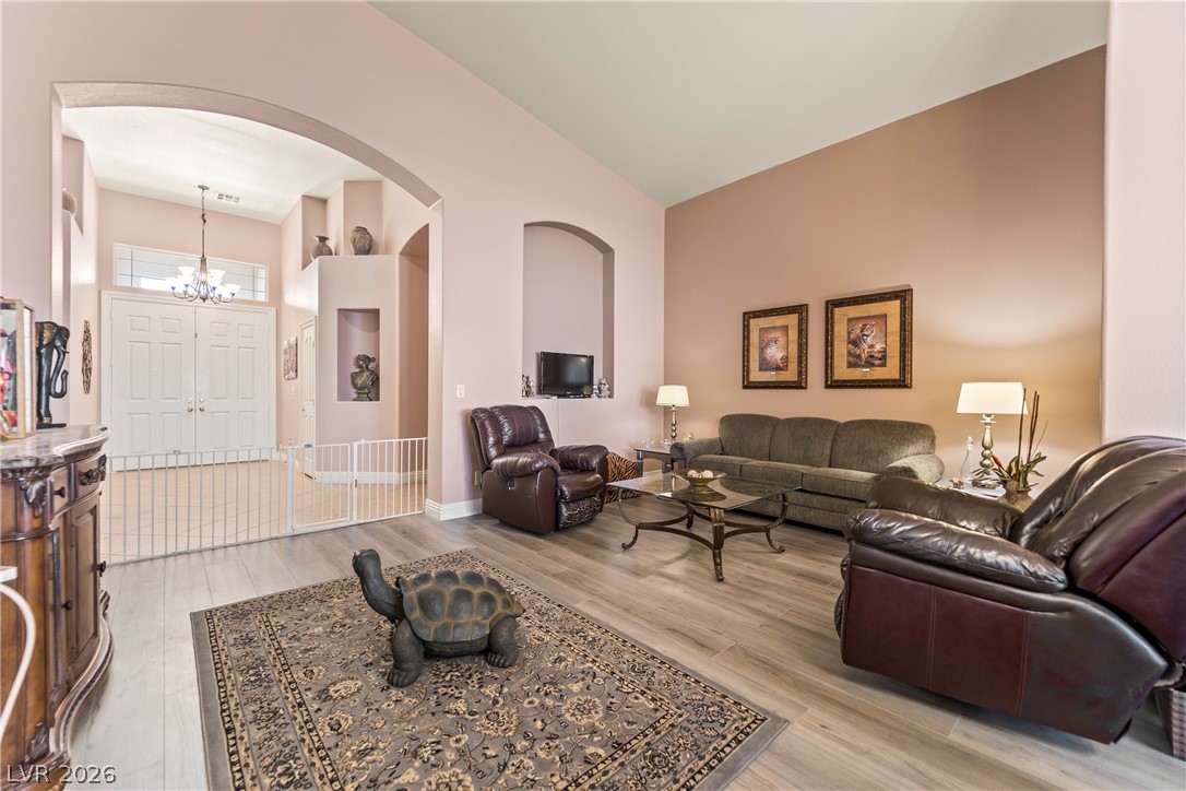9662 Exquisite Plains Street