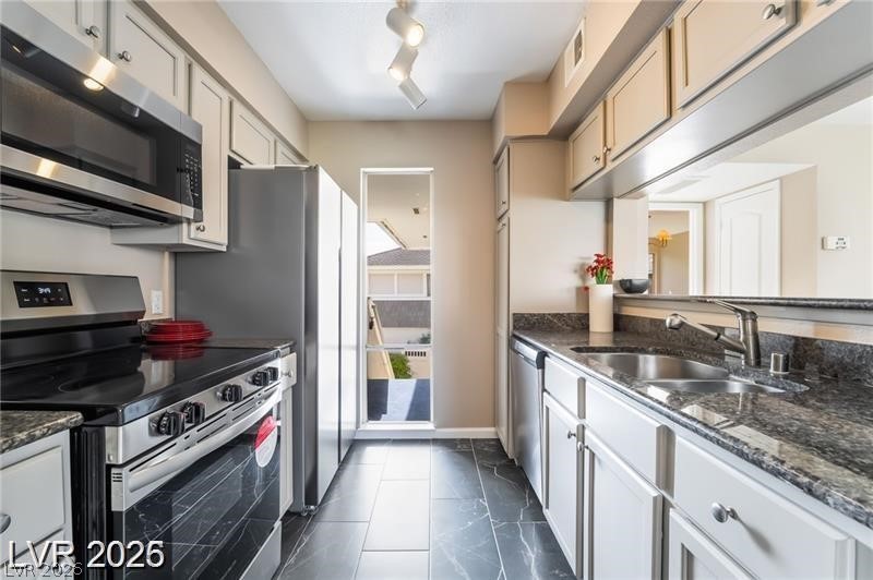 778 Oakmont Avenue 312