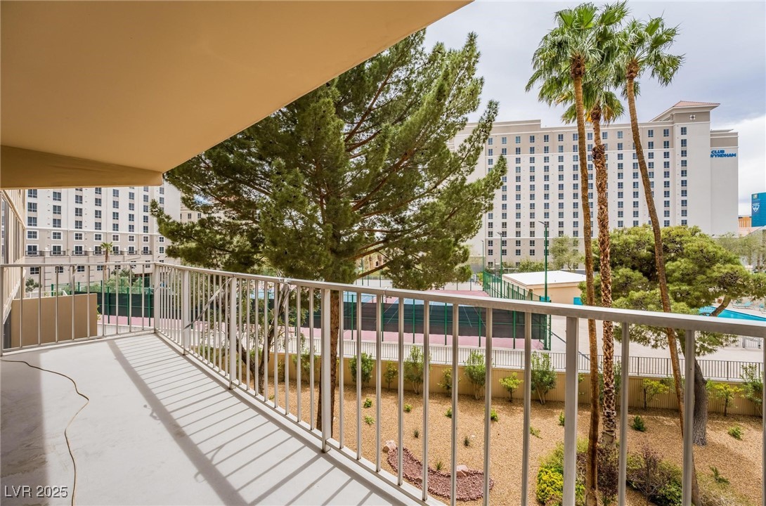 205 E Harmon Avenue 409