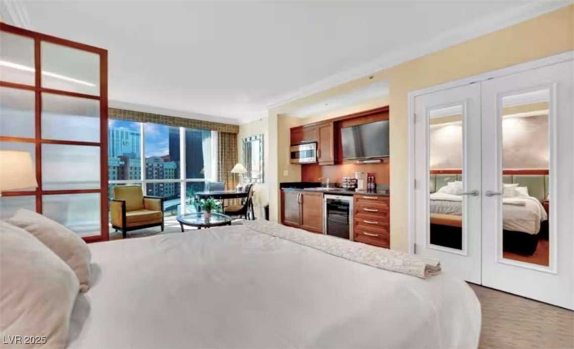 145 E Harmon Avenue 409