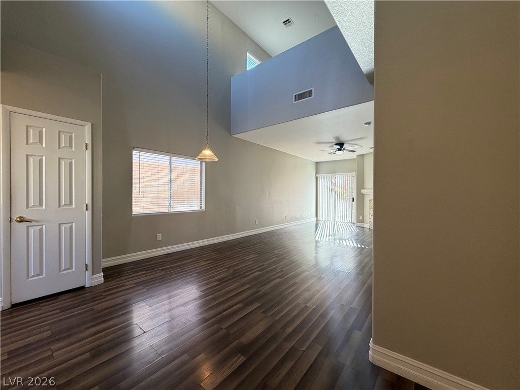 9365 Lakefront Color Street
