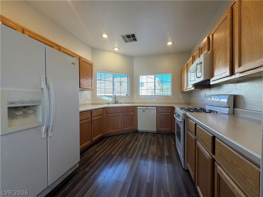 9365 Lakefront Color Street