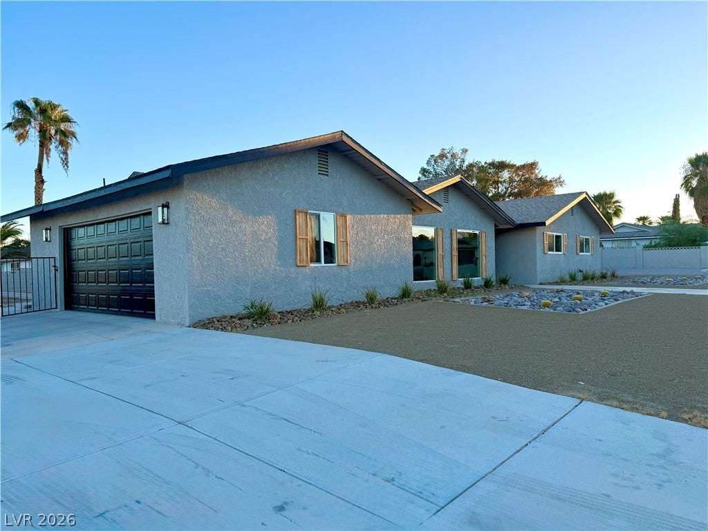 2755 S Torrey Pines Drive