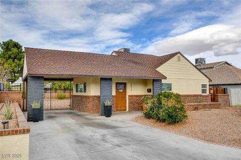 Photo of 1017 E Oakey Boulevard, Las Vegas, NV 89104 (MLS # 2740875)