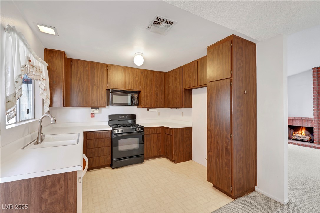 Las Vegas, Nevada 89108, United States, 3 Bedrooms Bedrooms, ,2 BathroomsBathrooms,Residential,Pending,92600