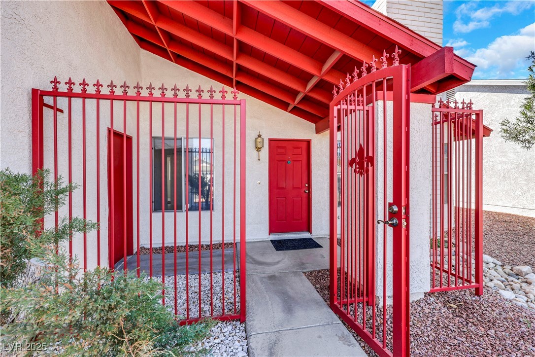 Las Vegas, Nevada 89108, United States, 3 Bedrooms Bedrooms, ,2 BathroomsBathrooms,Residential,Pending,92600