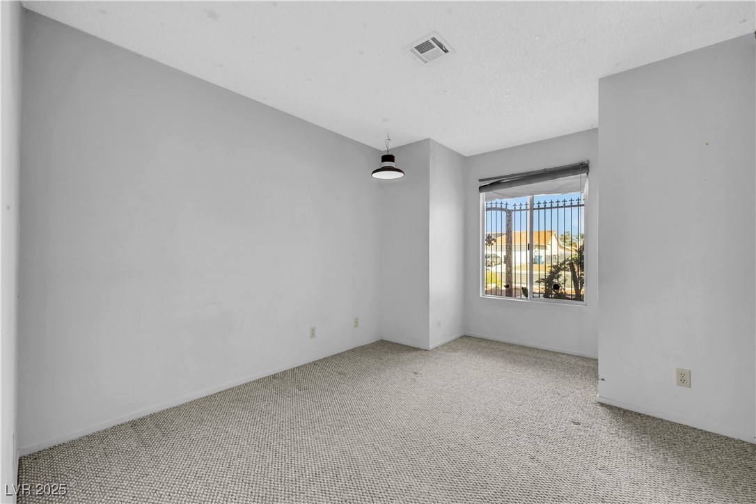 Las Vegas, Nevada 89108, United States, 3 Bedrooms Bedrooms, ,2 BathroomsBathrooms,Residential,Pending,92600