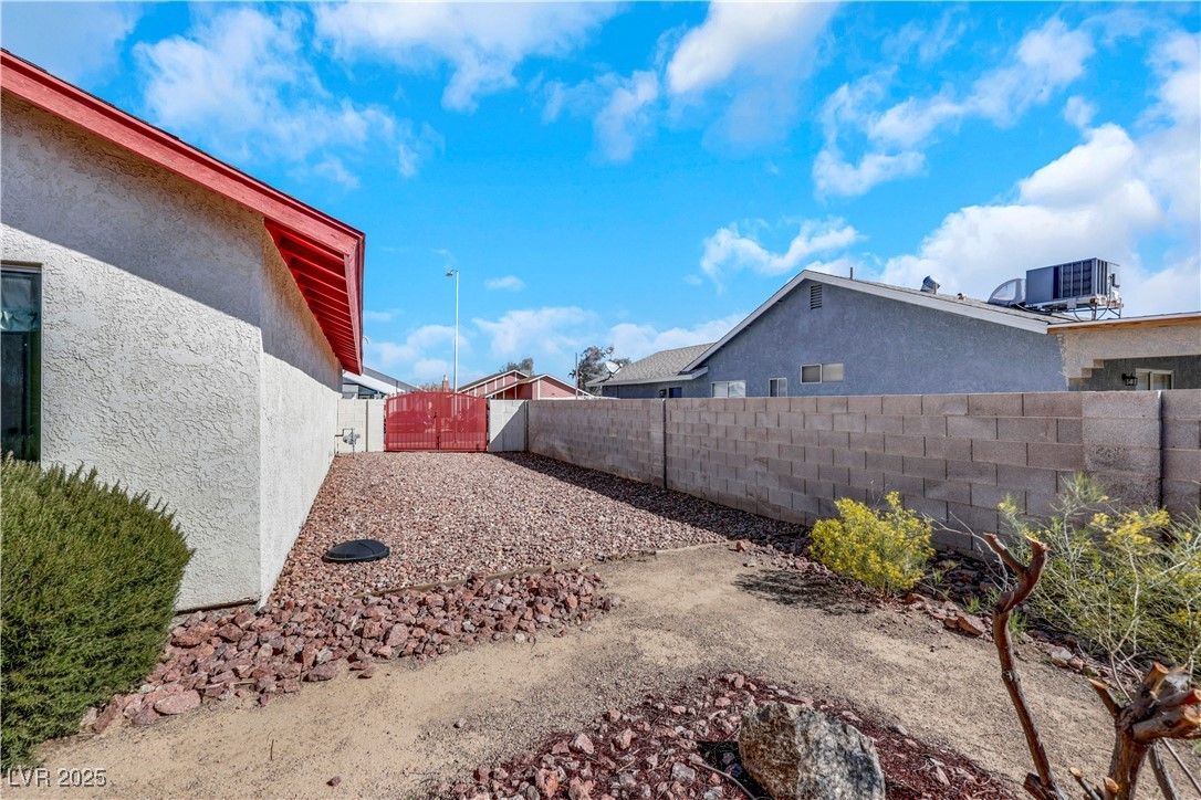 Las Vegas, Nevada 89108, United States, 3 Bedrooms Bedrooms, ,2 BathroomsBathrooms,Residential,Pending,92600