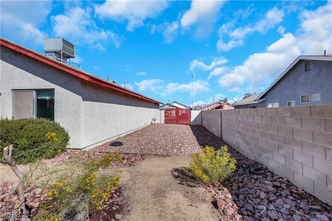 Las Vegas, Nevada 89108, United States, 3 Bedrooms Bedrooms, ,2 BathroomsBathrooms,Residential,Pending,92600