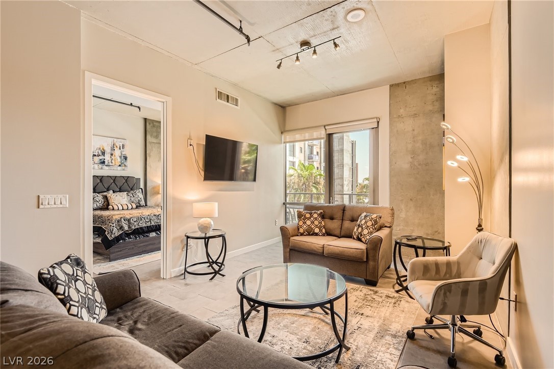 353 E Bonneville Avenue 439