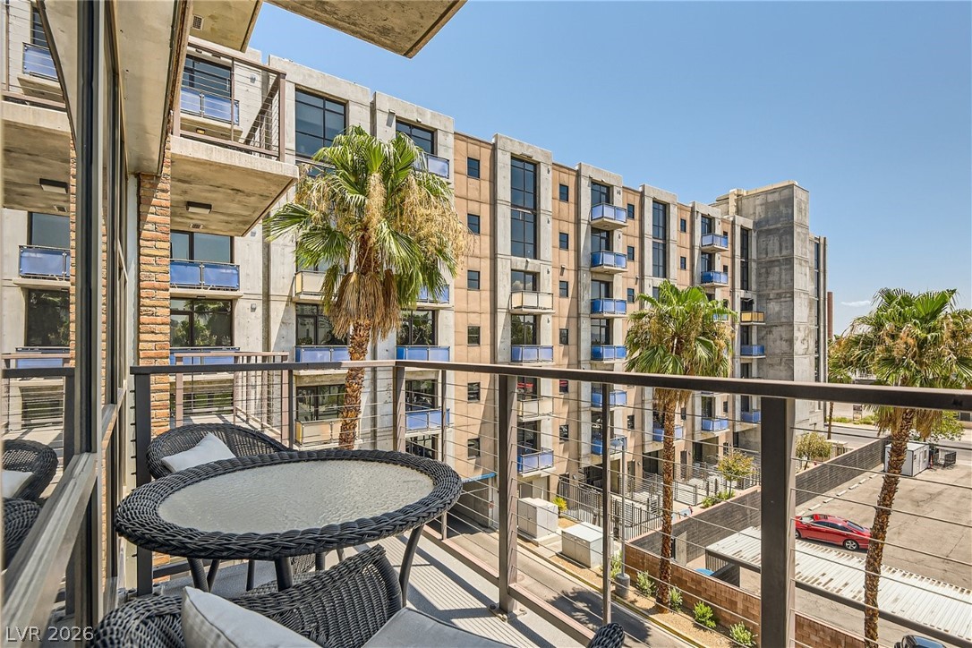 353 E Bonneville Avenue 439