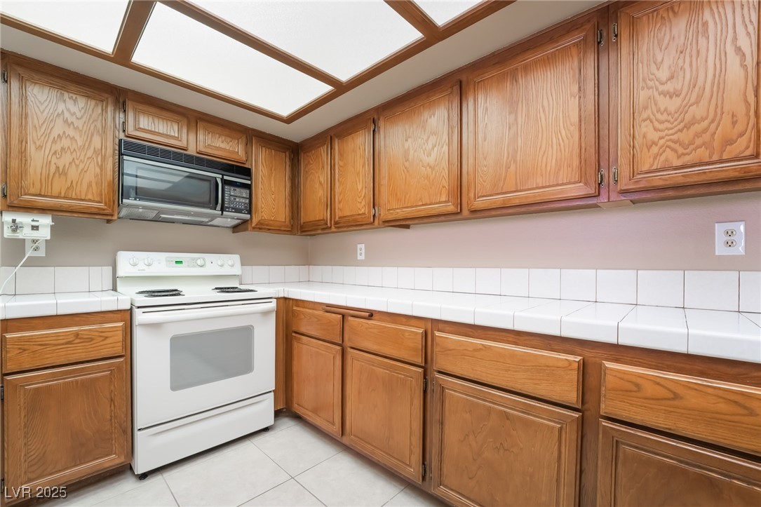 614 Cervantes Drive, Henderson, Nevada image 17