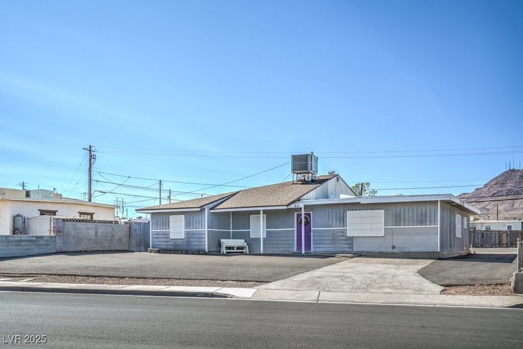 211 W ATLANTIC Avenue