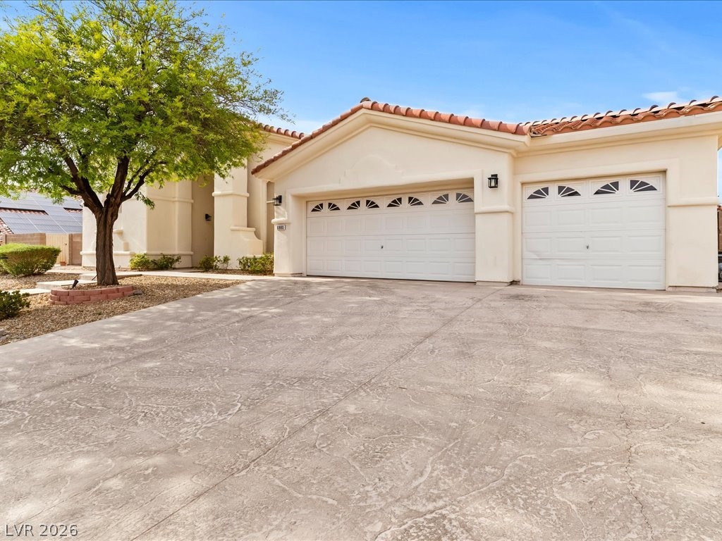 6880 Royal Heritage Court