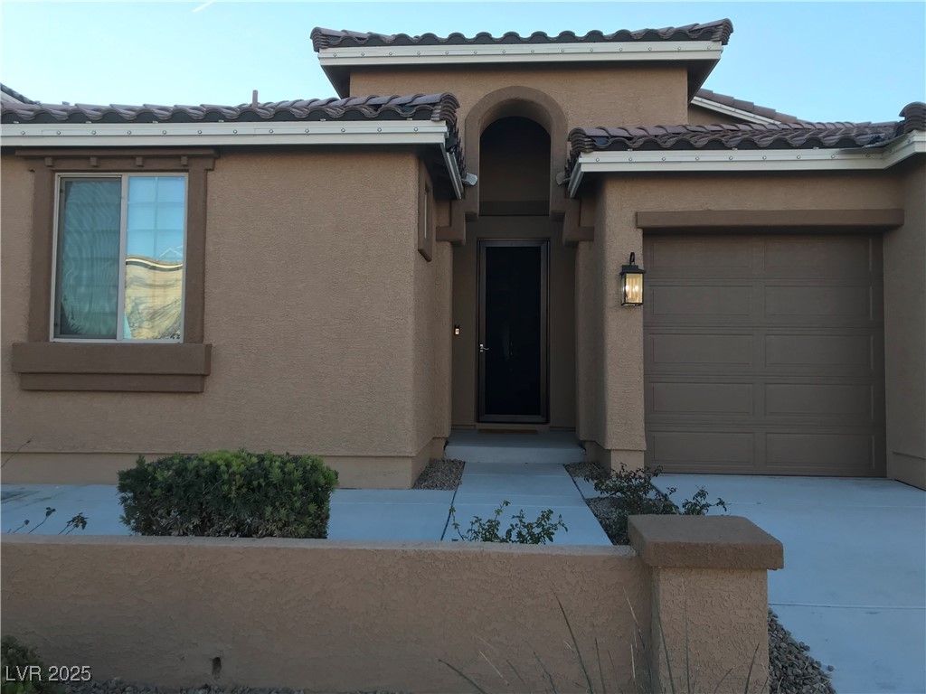 1633 Blue Cliffs Avenue