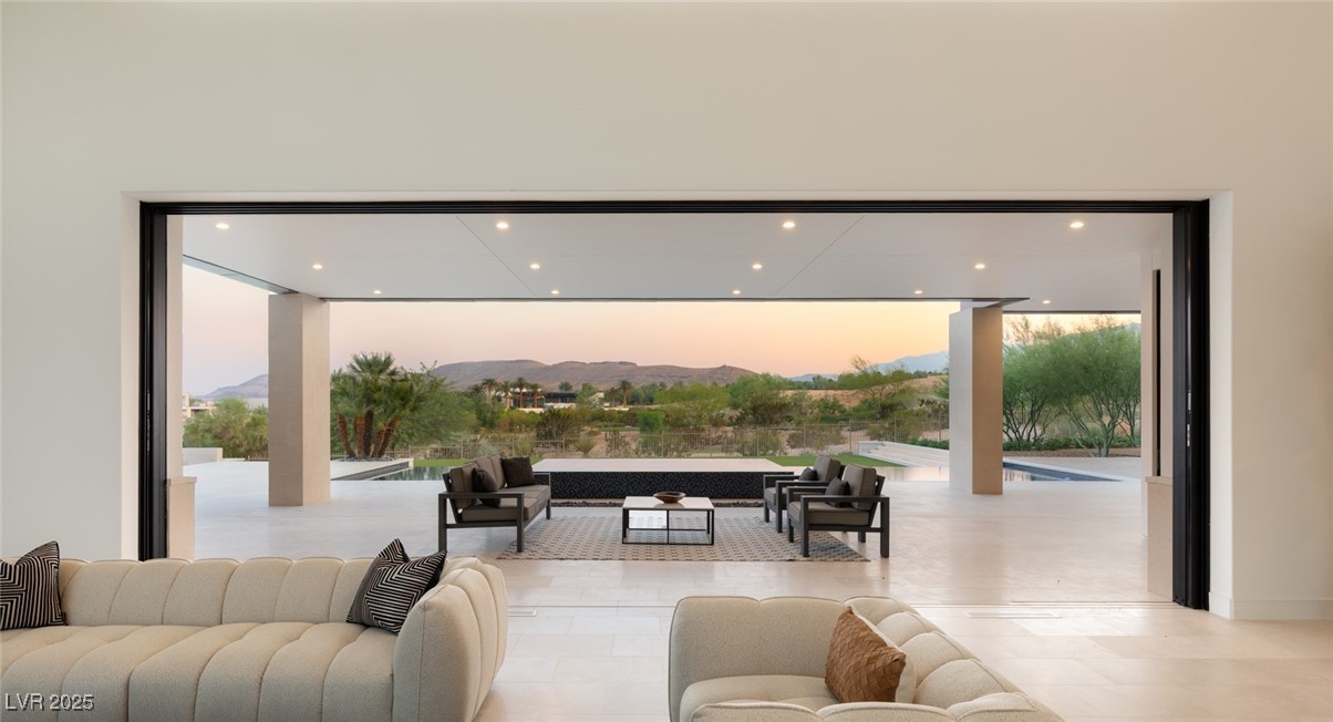 10911 Discovery Peak Court