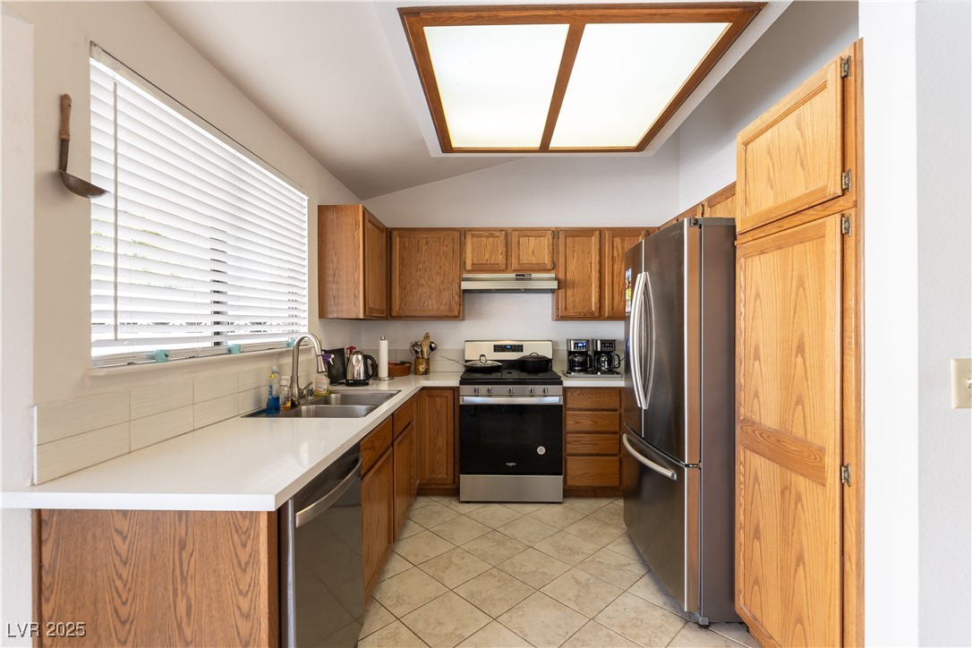 364 Rushing Creek Court, Henderson, Nevada image 10