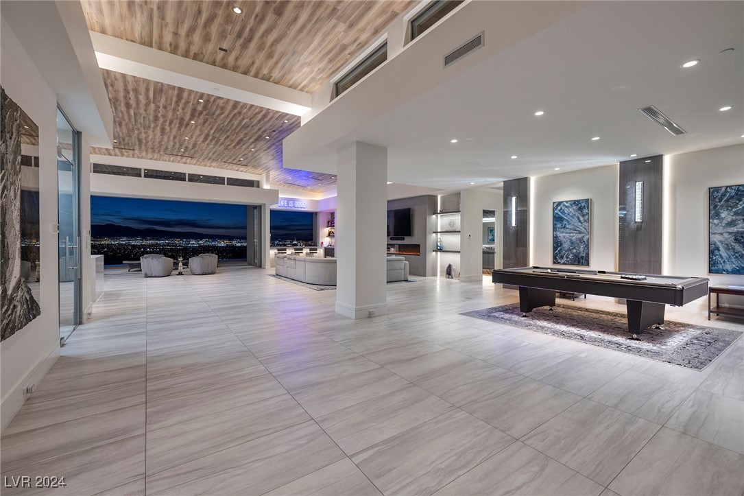 673 Falcon Cliff Court