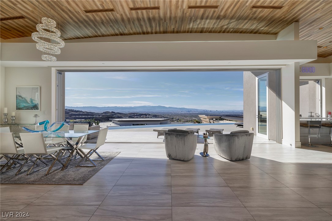 673 Falcon Cliff Court