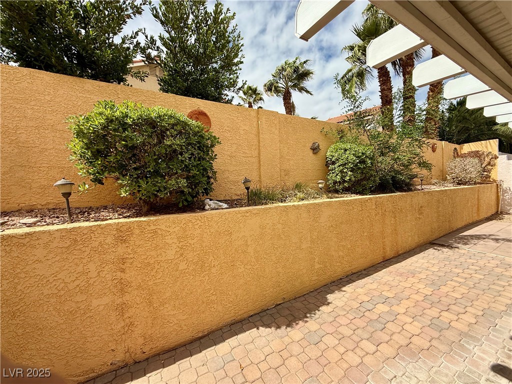7821 Desert Bell Avenue, Las Vegas, Nevada image 30