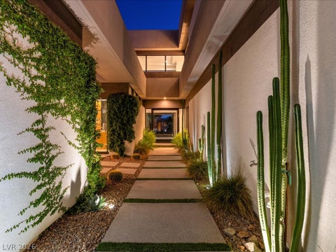 Tiny photo for 8733 Newport Isle Court, Las Vegas, NV 89117 (MLS # 2794421)