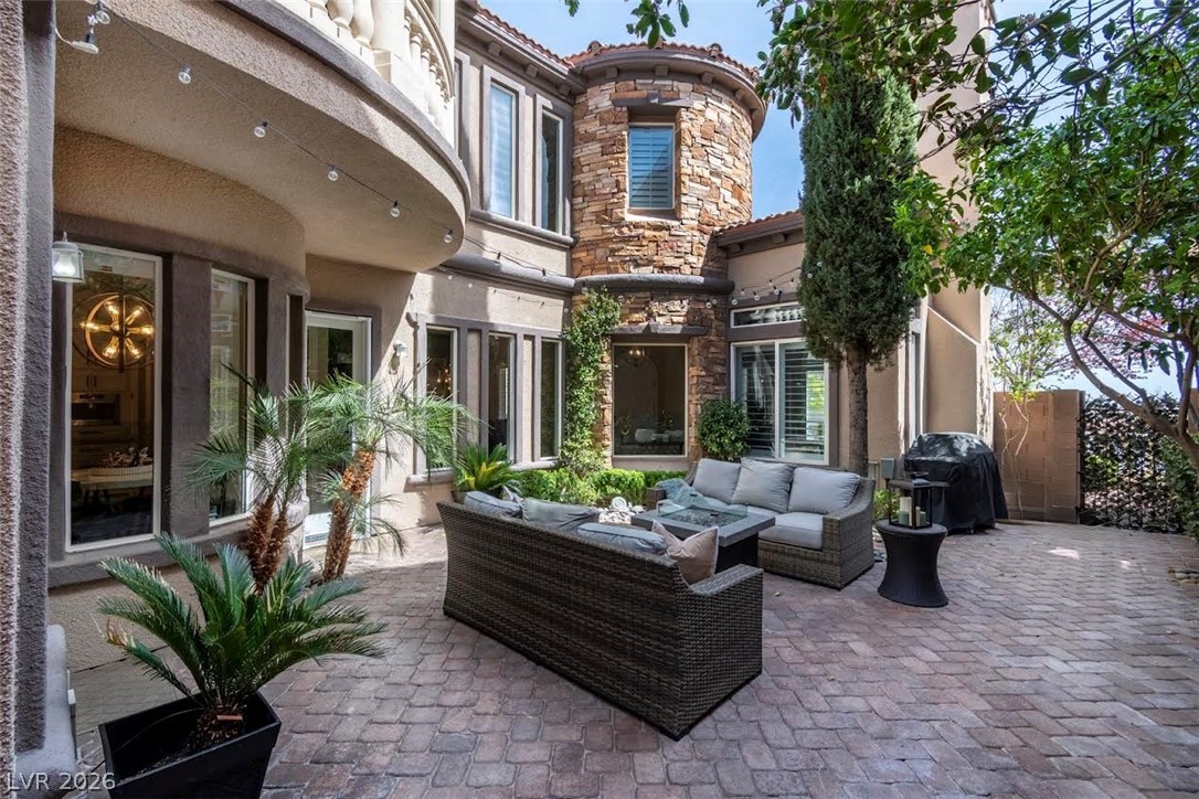 2343 Malaga Peak Street