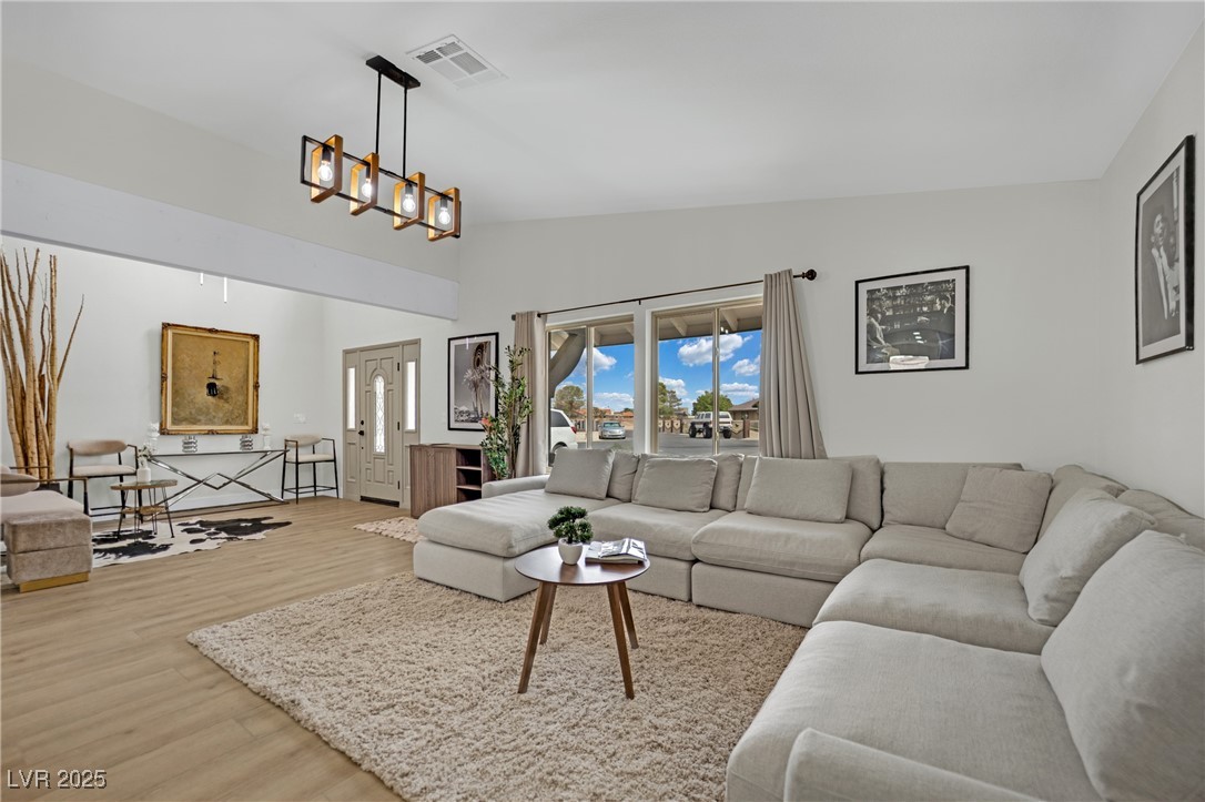 4061 W Eldorado Lane