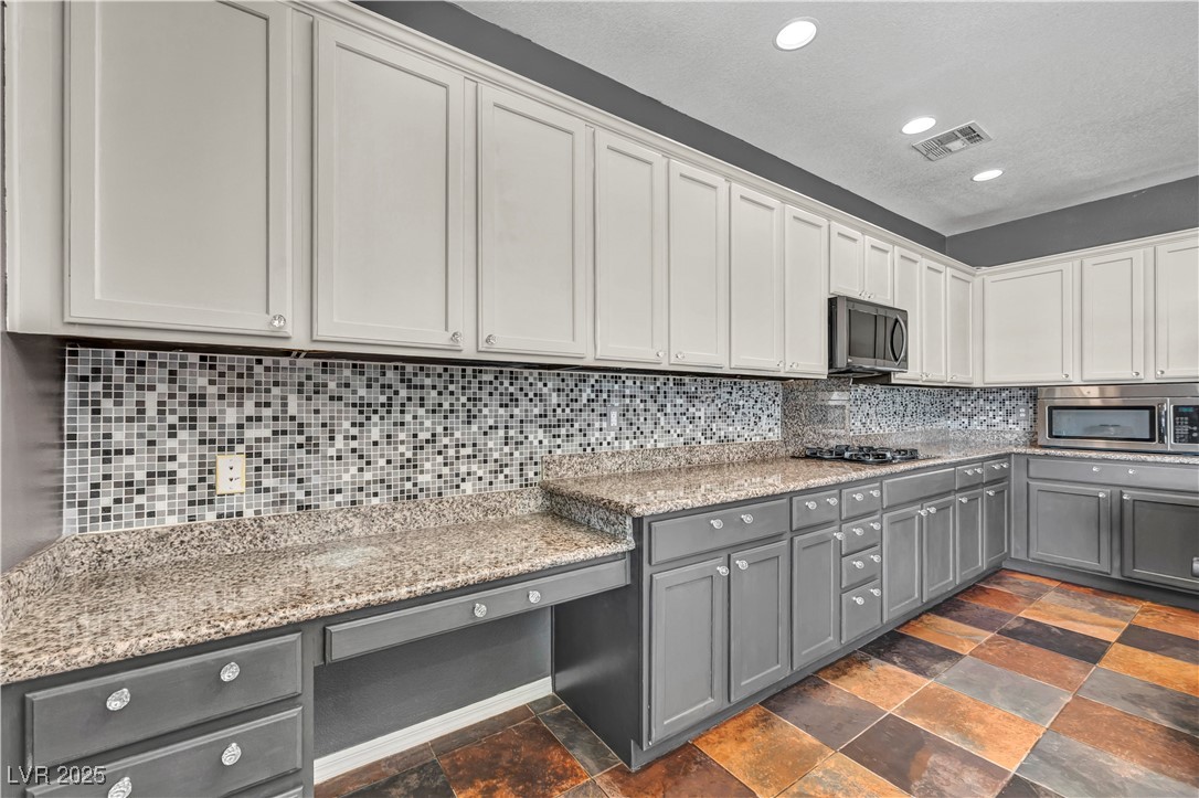 2449 Daks Loden Court, Henderson, Nevada image 17