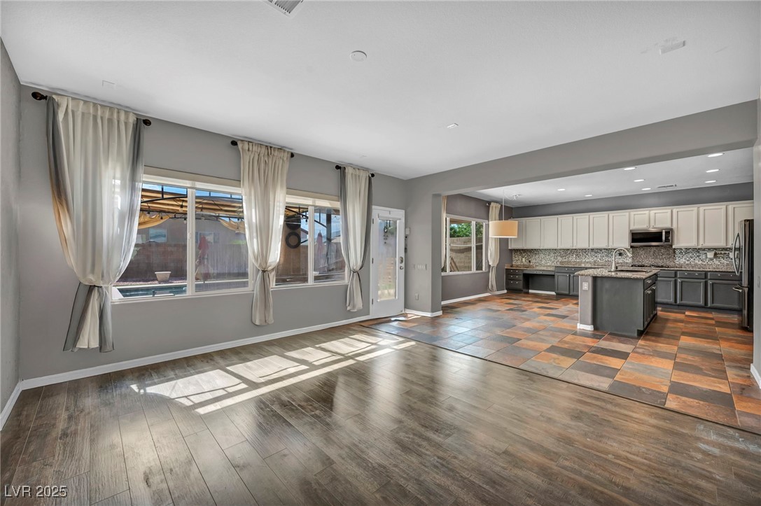 2449 Daks Loden Court, Henderson, Nevada image 15